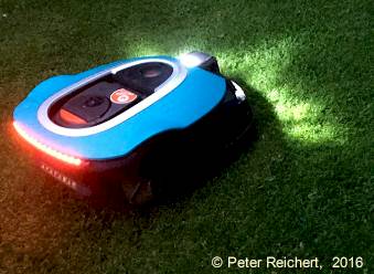 Robotmäher mit LED-Beleuchtung Front und Rücklicht