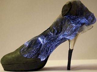 LED Schuh by Francesca Castagnacci